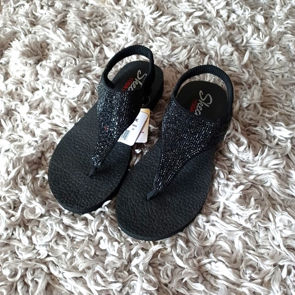 Skechers Yoga Foam Sandals - Picture 15 of 15